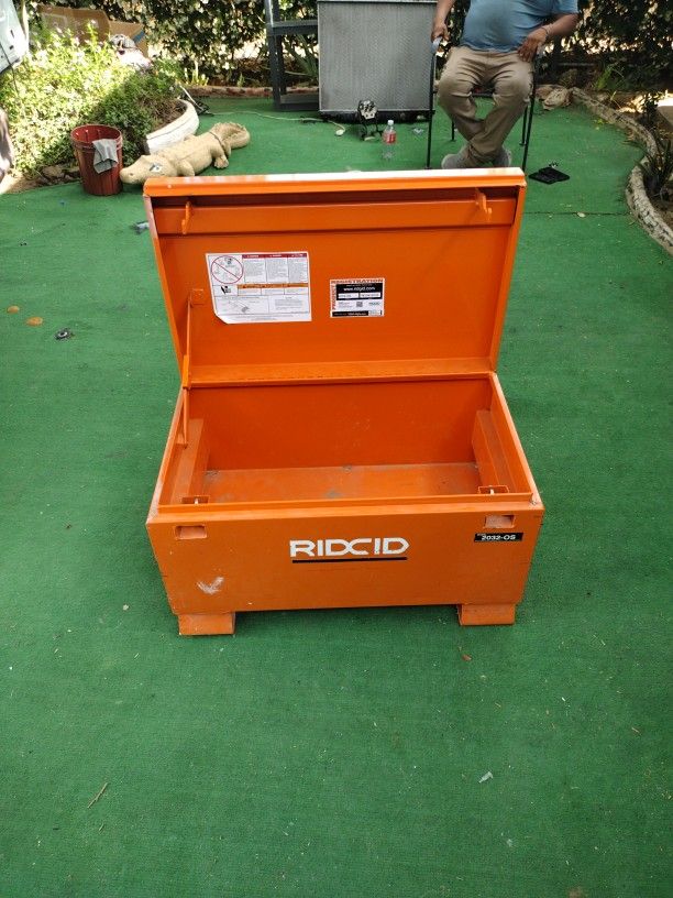 RIDCID TOOL BOX 32 LX19wX18h