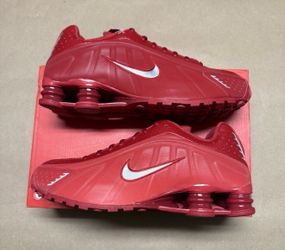 Nike Shox R4 Gym Red metallic Silver Men’s size 9 or 11 running shoes NEW!