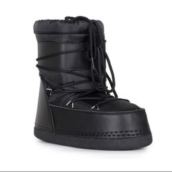 Moon Boots
