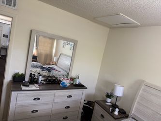 Bedroom set