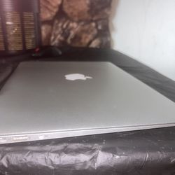 macbook 2017 , 13 inch laptop 