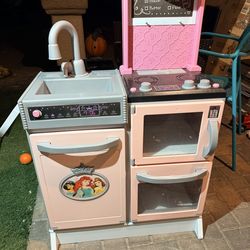 Kids kitchen works well has all types of noises