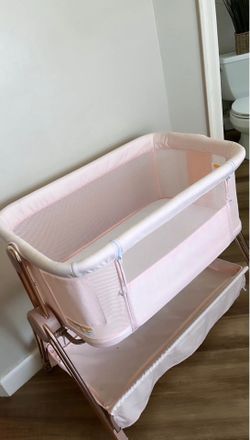 Rose gold bassinet