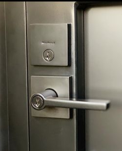 Kwikset Halifax Matte Black Entry Lock Set 