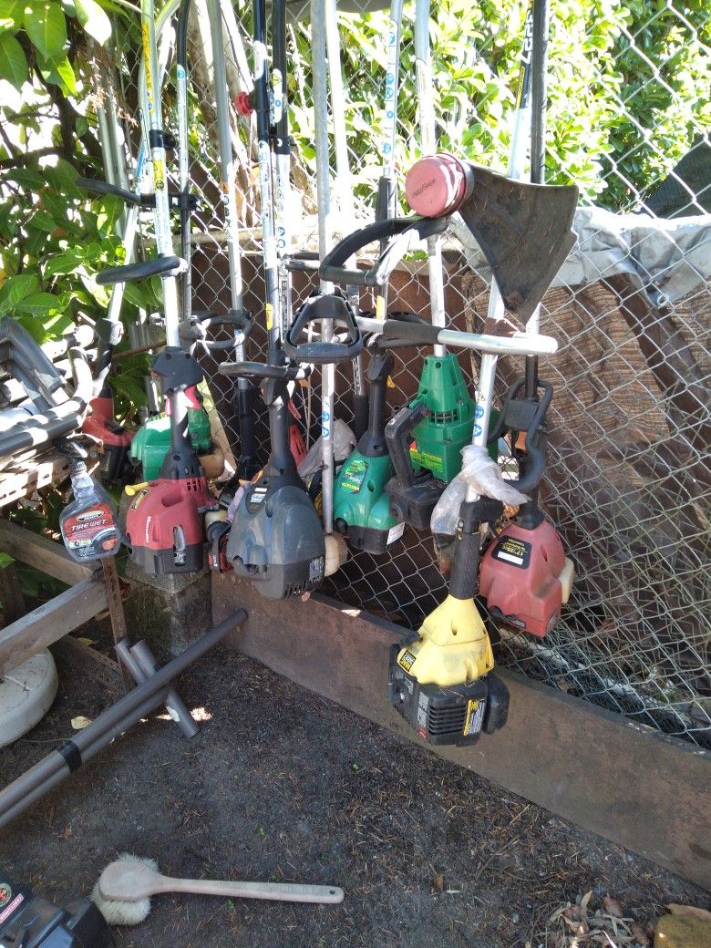 Weed Eaters, 28, Complete Machines. Repair Or Sell Parts
