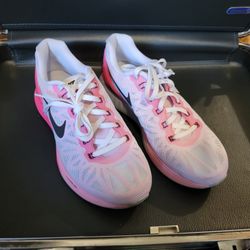 Nike Womens Running Shoes 👟 ❤️ 