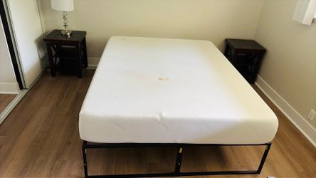 Tuft & Needle mattress & bed frame (queen)