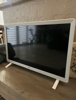 LG 24" HD Smart TV