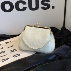 2024 new fur bag niche versatile simple autumn and winter handbag fashion pearl plush cross-body shoulder bag