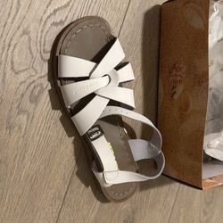 Women’s saltwater sandals