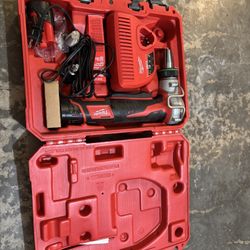 Milwaukee M12 PEX Expender Kit 2474-22