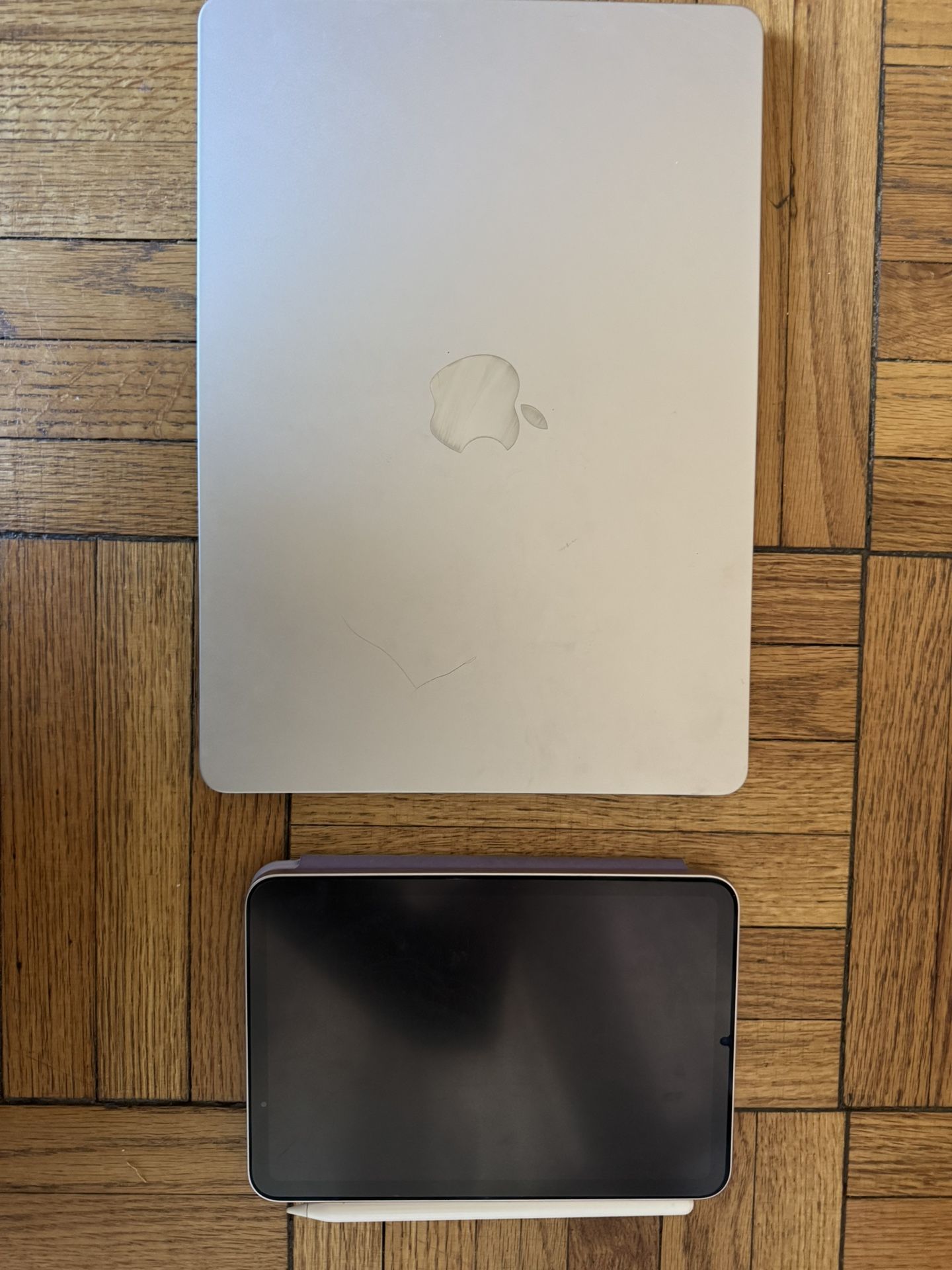 MacBook Air 2022 and iPad Mini 6 With Apple Pencil 2 and Screen Protector