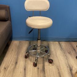 White Leather Spinny Chair