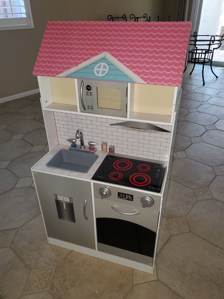 Teamson Kids Wonderland Ariel 2-in-1 Doll House and Play Kitchen