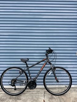 Schwinn Fremont Hybrid/comfort Bike