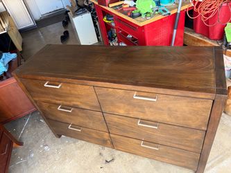 Gorgeous like new dresser !