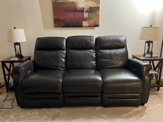 Real leather power reclining sofa - usb A ports