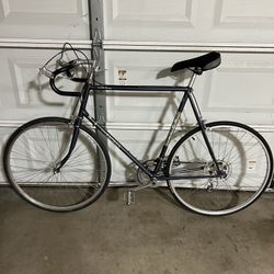FUJI SAGRES VINTAGE ROAD BIKE