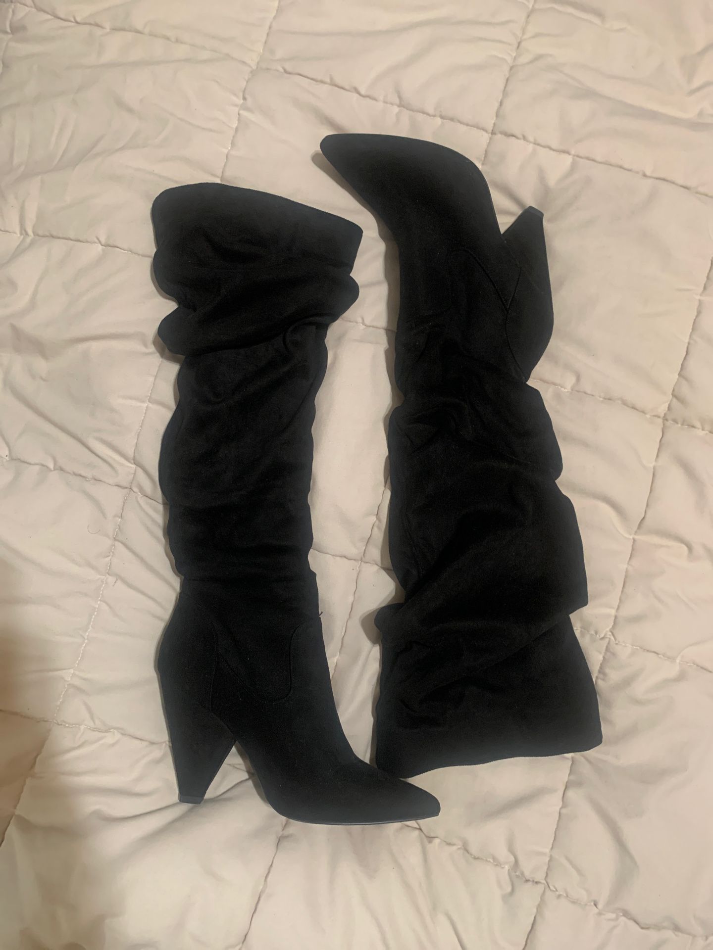 Boots black size 6