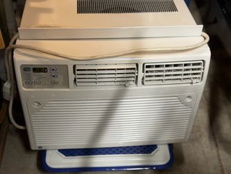Ice cold window air conditioner works great