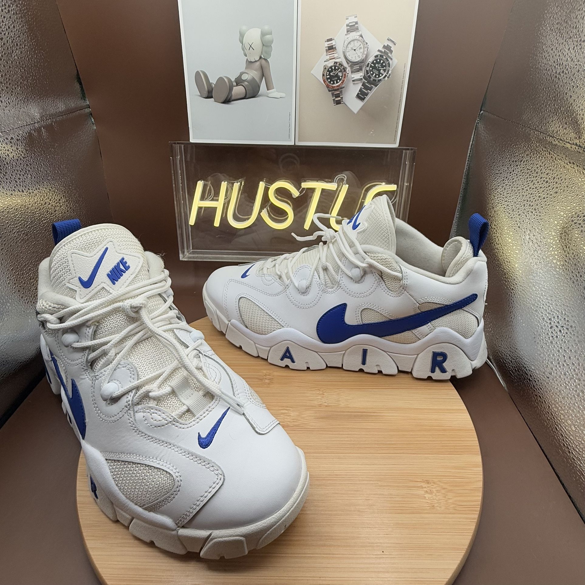 Nike Air Barrage Low White/Hyper Blue Mens Sz 11.5