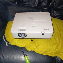 Nec Projector With HDMI Hook Up