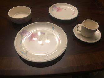 Noritake service for 6 people (6sets) of pictured dinnerware