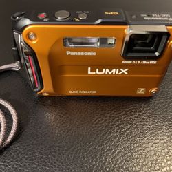 Panasonic LUMIX DMC-TS4/DMC-FT4 12.1MP Digital Camera - Orange