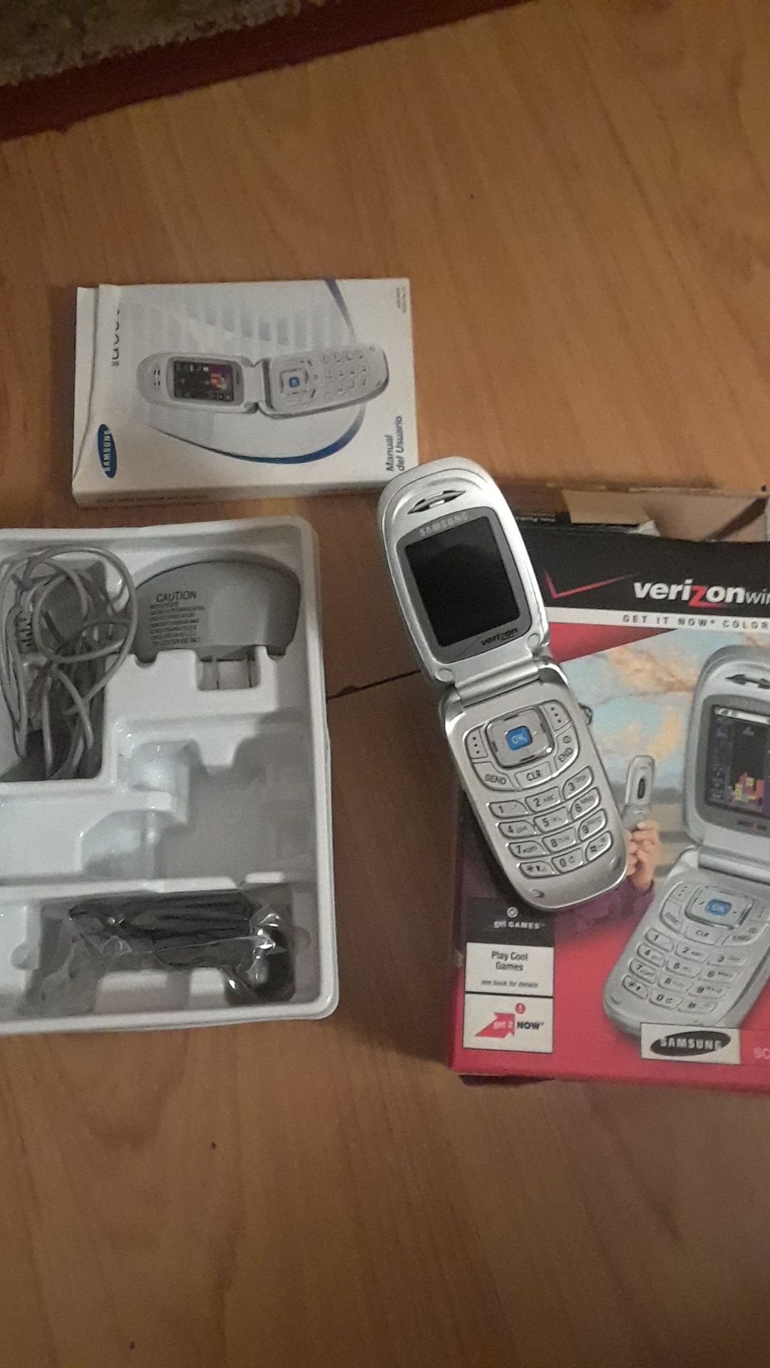 Samsung sch-a650 flip phone
