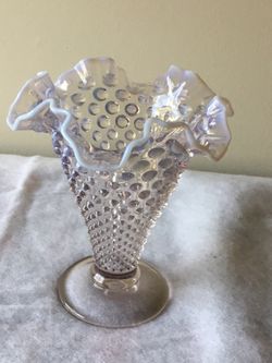 Lovely Vintage Glass Hobnail Vase With Ruffled Top 7” Tall