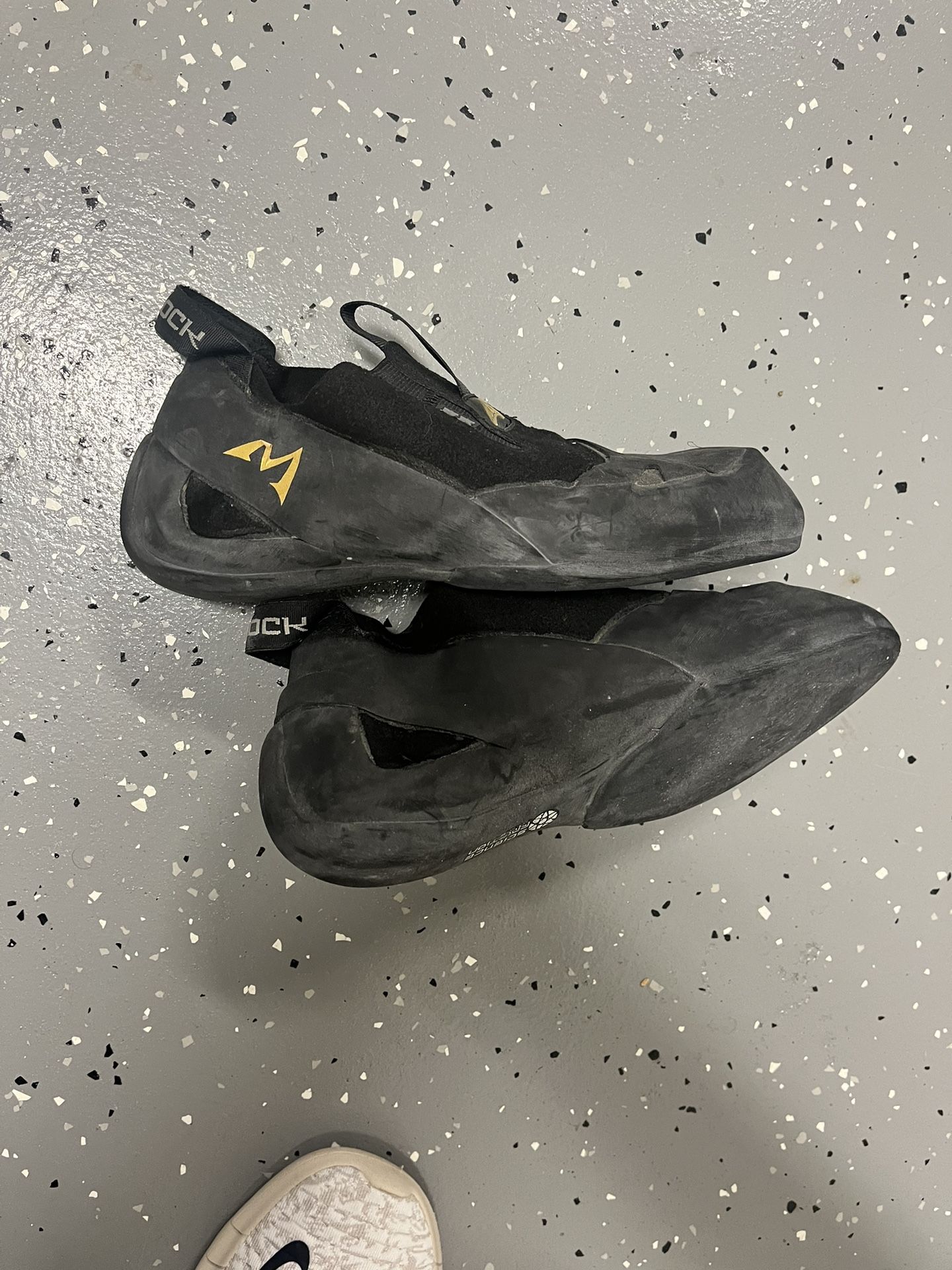Mad Rock Climbing Shoes - Lightly Used - Size 10 - Black