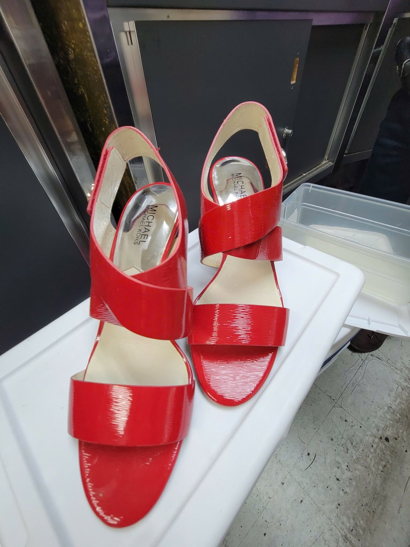 Michael Michael Kors Rochelle Sandals Rhubarb Red Patent SZ 9