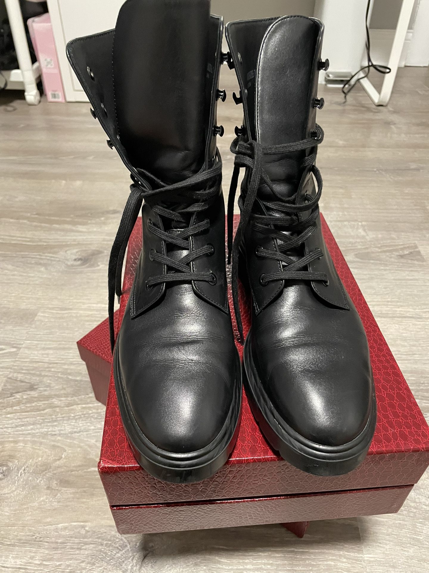Stuart Weitzman McKenzee Boot W7