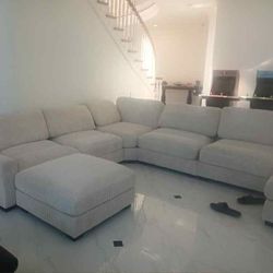 New 7 Piece Modular Sectional Couch with Comfy Chaise! Free Delivery 🚚!