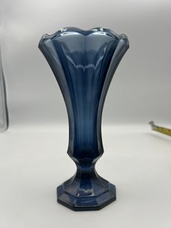 Virginia FOSTORIA Dark BLUE Scalloped Glass Bud Flower VASE 7 inch tall