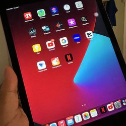 9.7” iPad Air 2 WiFi 16GB Good