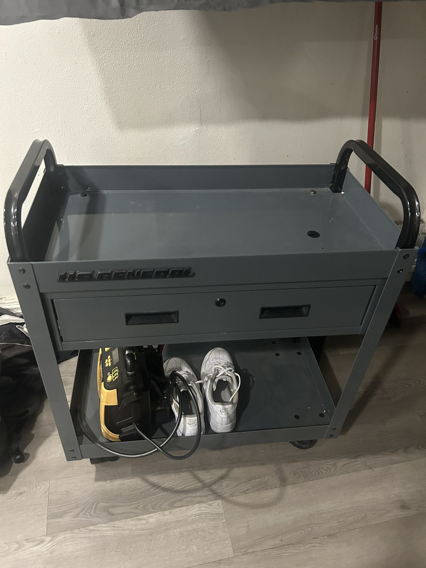 U.S. General Tool Cart