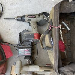 Porter Cable 1 Battery 1 Charger 1 Drill 1 Saw  19.2  Volts 