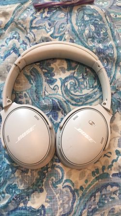Bose quietcomfort 45 wireless noise cancelling headphones in the white smoke color way