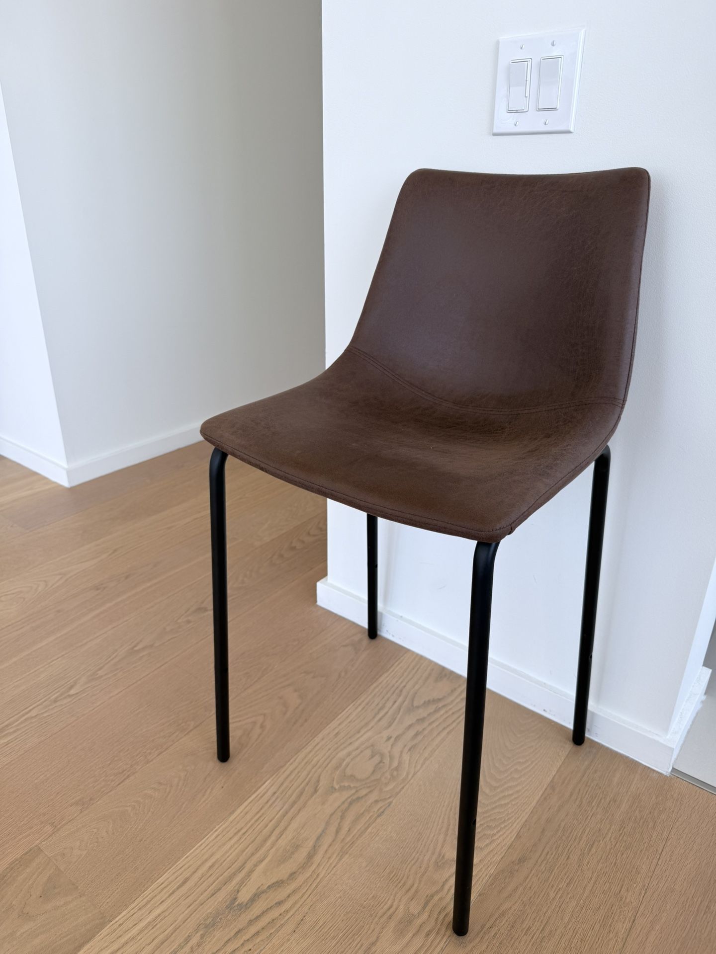 Merrick Lane Carrollton Faux Leather Bar Height Bucket Seat Stools