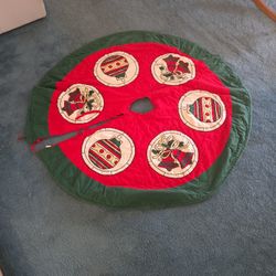 QUILTEDChristmas Tree Skirt 55 In Round See Description