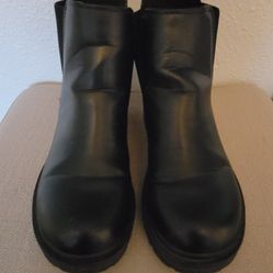 Black Boots Sz 7