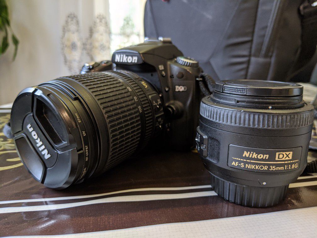 Nikon D90 + 2 lenses + case