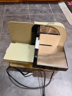 Meat slicer