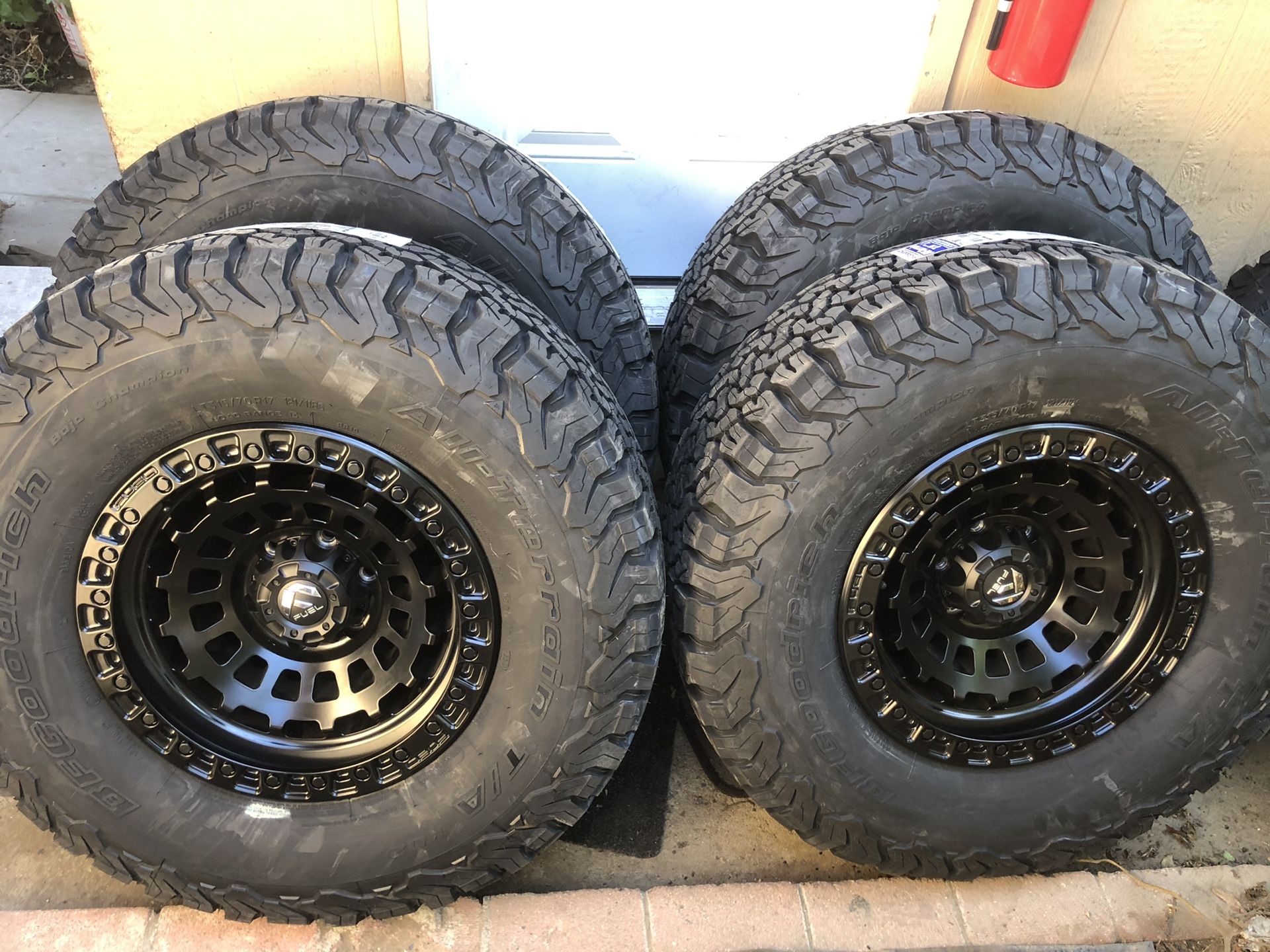 Brand new late 2019 Fuel Zephyr wheels with Bfgoodrich ko2 315/70/17 Ford Raptor F150