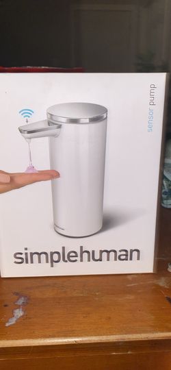 Simplehuman sensor pump soap dispenser