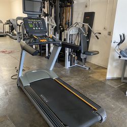 Matrix Commercial Treadmill, Commercial Gym Equipment 