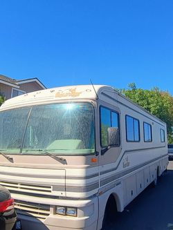 1996 Fleetwood bounder   8,000