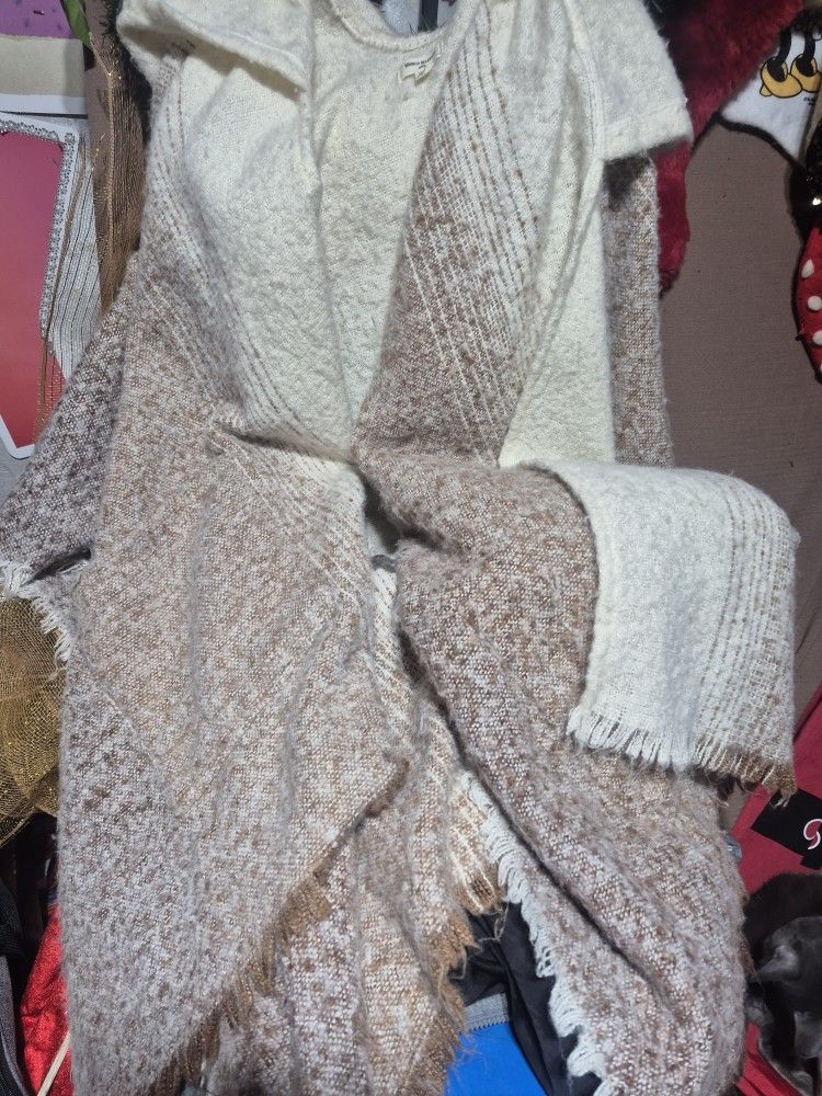 World Market One Size Fits All Po Cho With Hooodie