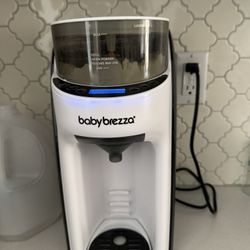Baby Brezza Formula Pro